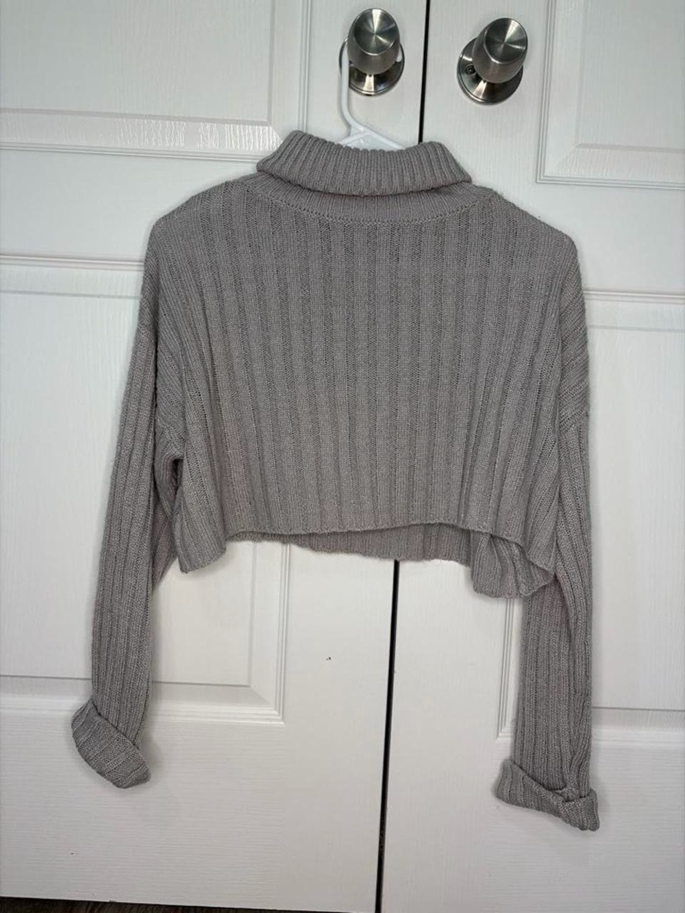 Forever 21 Cropped Ribbed Turtleneck Sweater - Light Gray